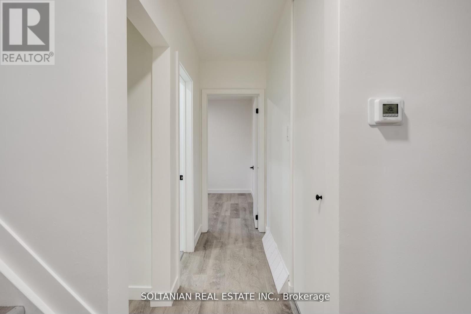 35 Cheshire Drive, Toronto, Ontario  M9B 2N7 - Photo 10 - W12926574