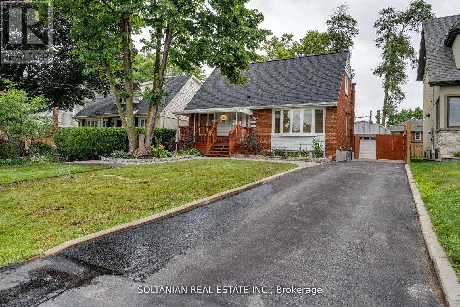 35 Cheshire Drive, Toronto, Ontario  M9B 2N7 - Photo 2 - W12926574