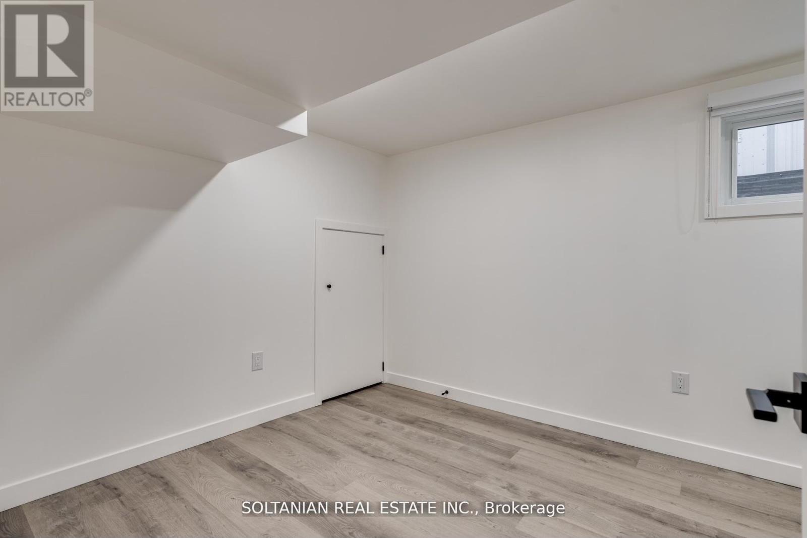 35 Cheshire Drive, Toronto, Ontario  M9B 2N7 - Photo 29 - W12926574