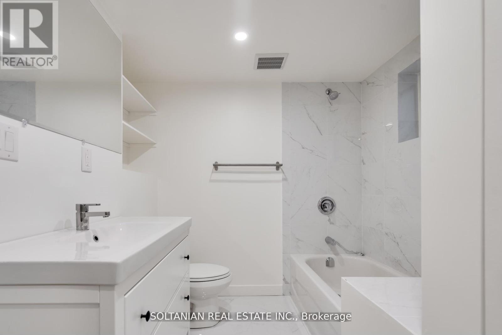 35 Cheshire Drive, Toronto, Ontario  M9B 2N7 - Photo 33 - W12926574