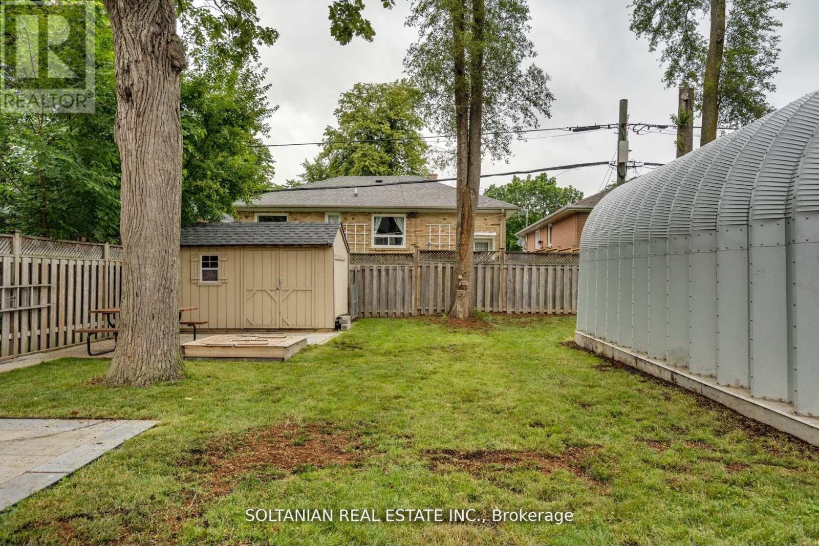 35 Cheshire Drive, Toronto, Ontario  M9B 2N7 - Photo 37 - W12926574