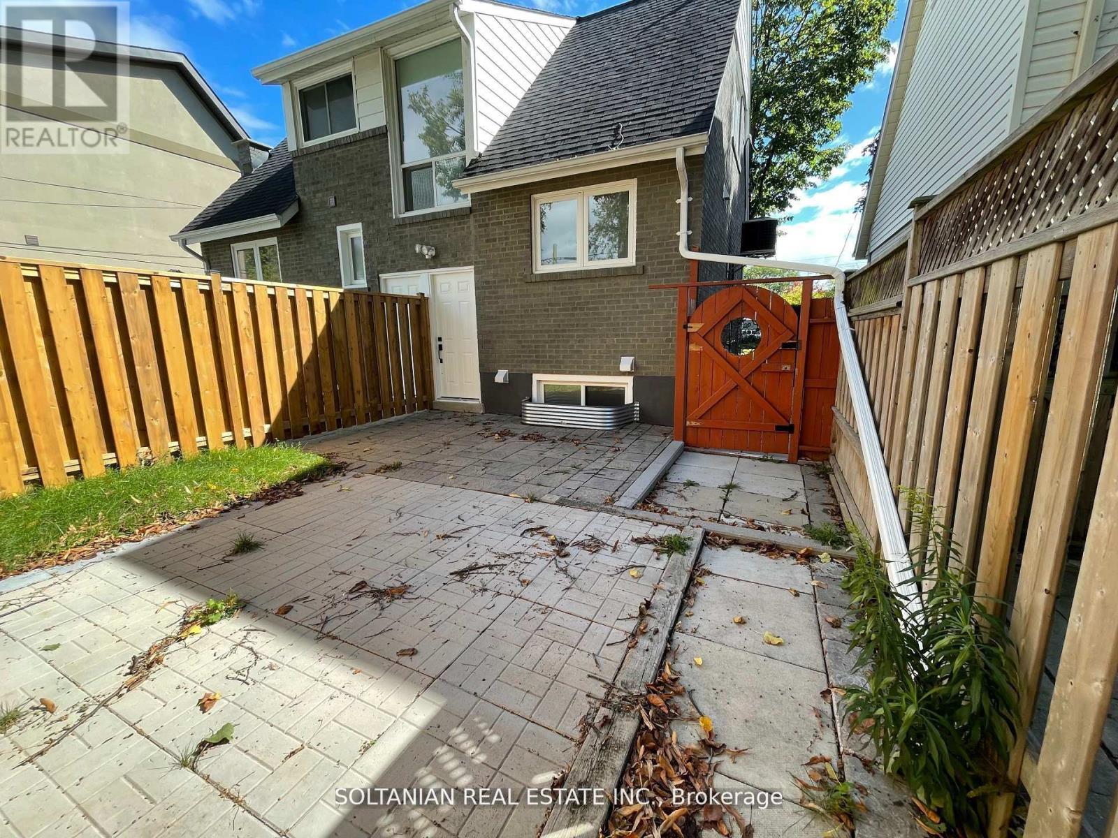 35 Cheshire Drive, Toronto, Ontario  M9B 2N7 - Photo 47 - W12926574