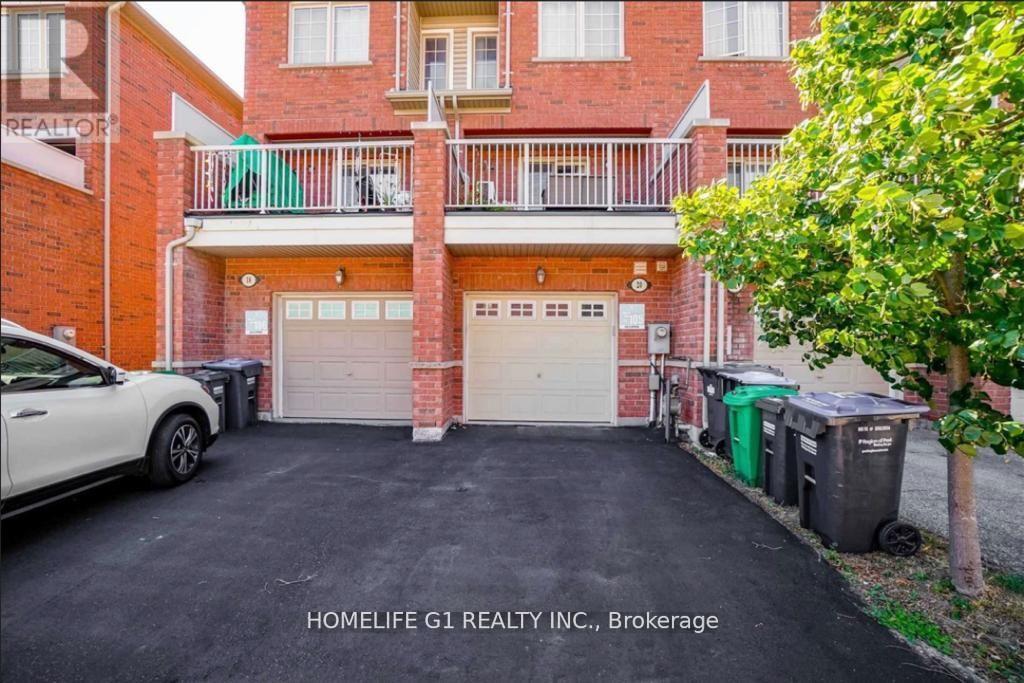 20 Shiraz Drive, Brampton, Ontario  L6R 0C3 - Photo 2 - W12926578