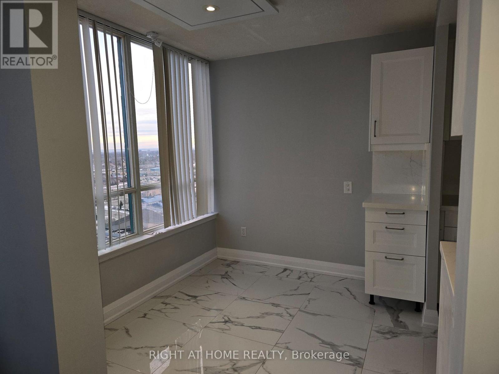 2303 - 550 Webb Drive, Mississauga, Ontario  L5B 3Y4 - Photo 17 - W12926580