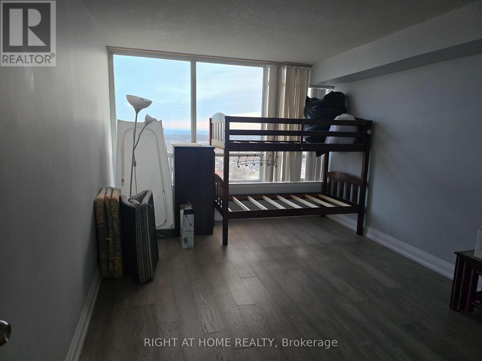 2303 - 550 Webb Drive, Mississauga, Ontario  L5B 3Y4 - Photo 18 - W12926580