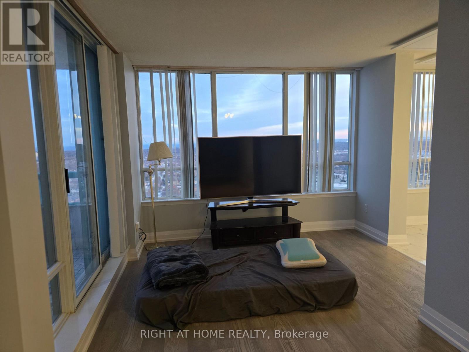 2303 - 550 Webb Drive, Mississauga, Ontario  L5B 3Y4 - Photo 24 - W12926580