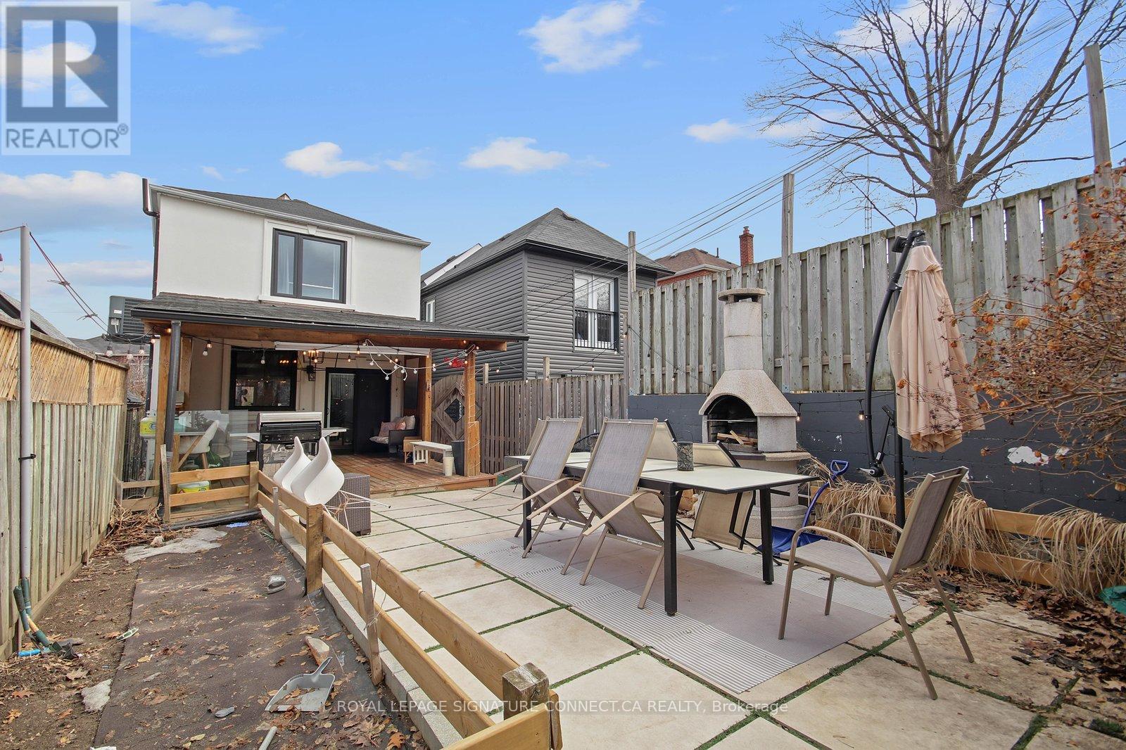 Main - 18 Harlton Crescent, Toronto, Ontario  M6M 1L1 - Photo 16 - W12926590