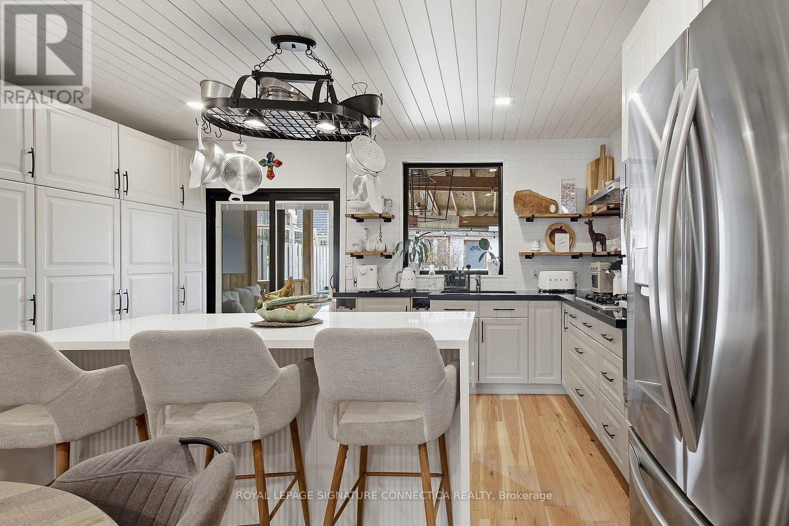 Main - 18 Harlton Crescent, Toronto, Ontario  M6M 1L1 - Photo 3 - W12926590