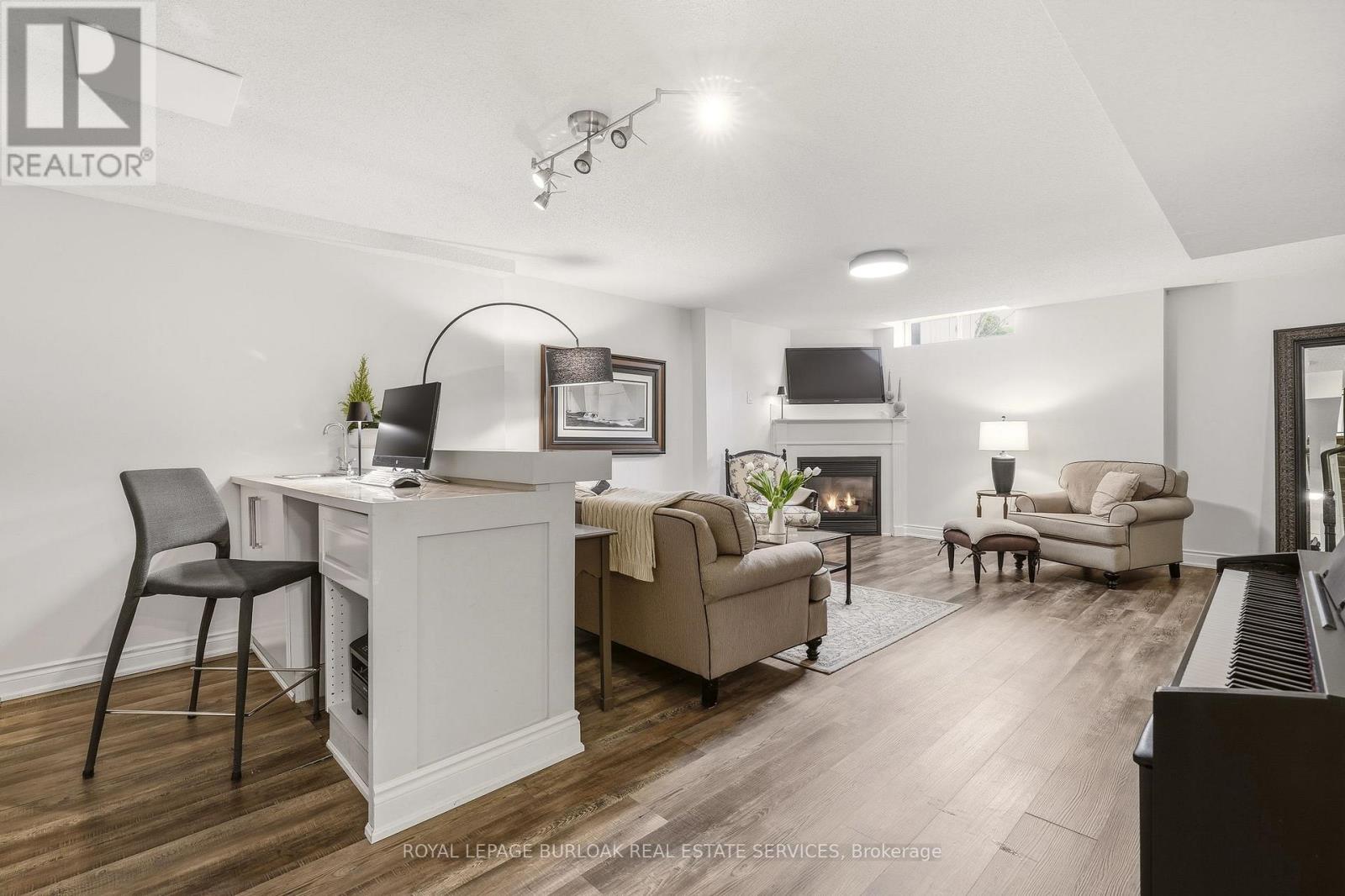 2243 Turnberry Road, Burlington, Ontario  L7M 4Y4 - Photo 35 - W12926602