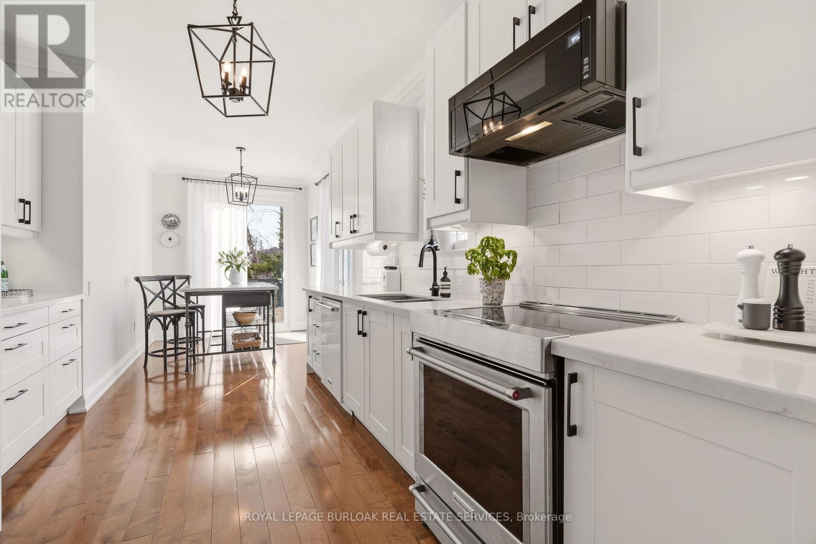 2243 Turnberry Road, Burlington, Ontario  L7M 4Y4 - Photo 8 - W12926602