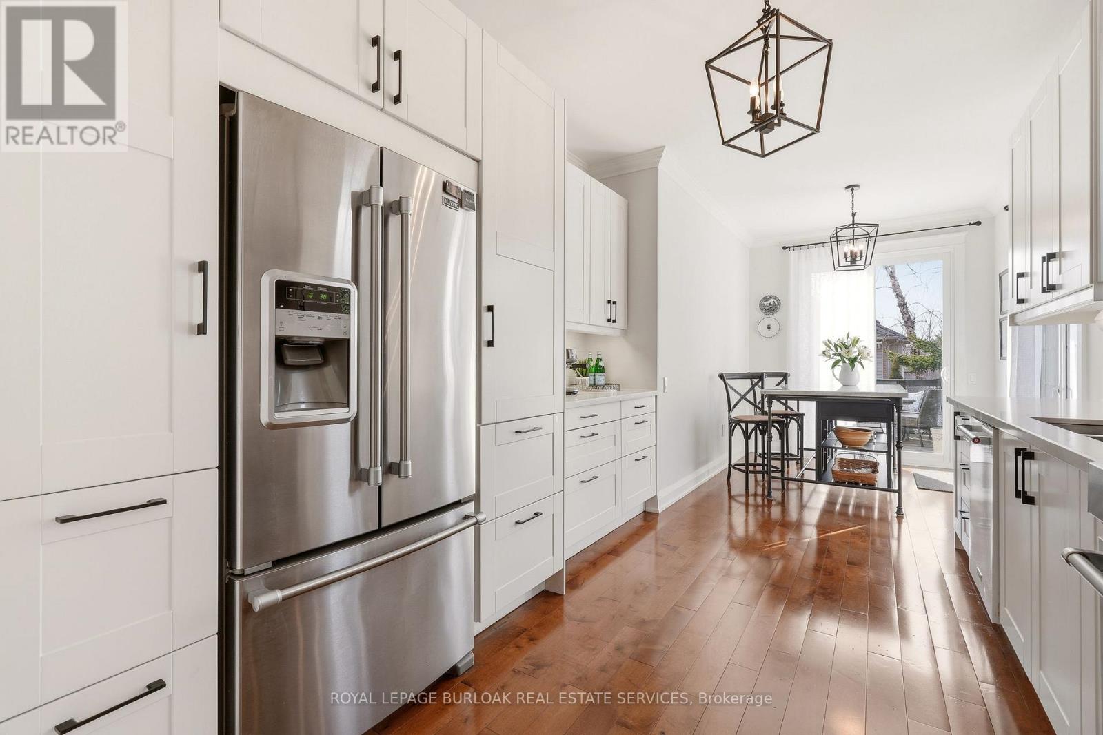 2243 Turnberry Road, Burlington, Ontario  L7M 4Y4 - Photo 9 - W12926602