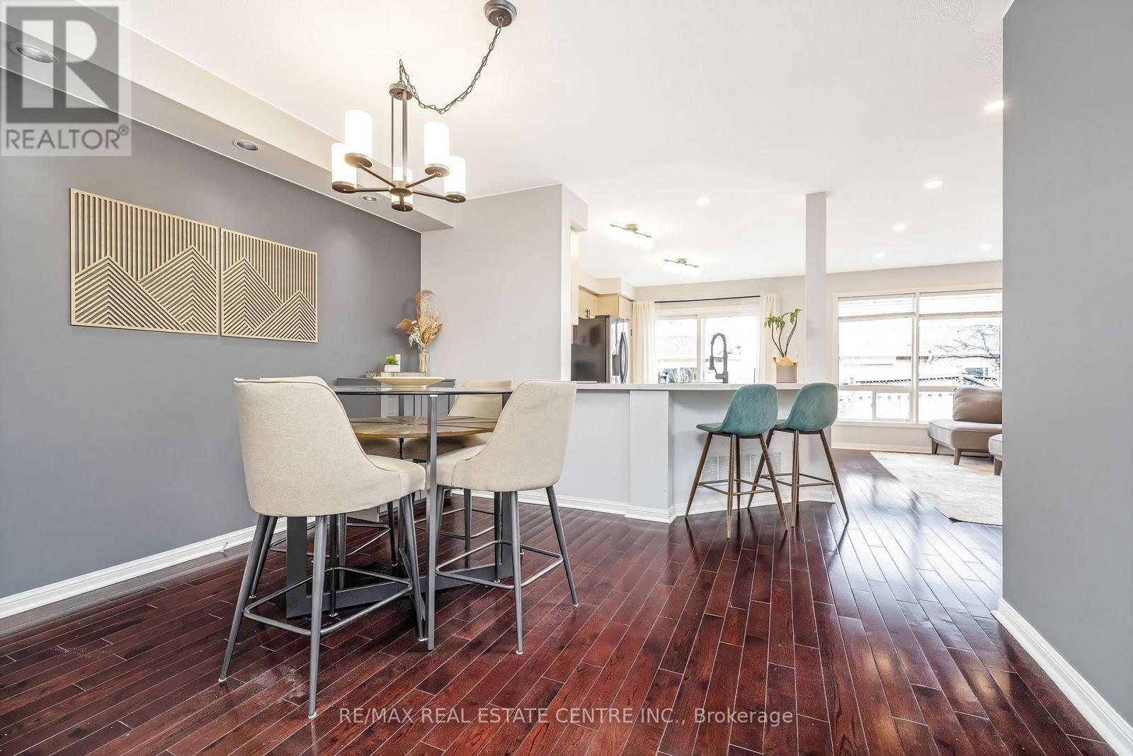 1617 Cartwright Crescent, Milton, Ontario  L9T 5N6 - Photo 4 - W12926610