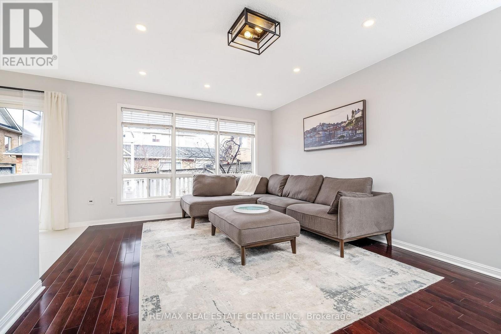 1617 Cartwright Crescent, Milton, Ontario  L9T 5N6 - Photo 6 - W12926610