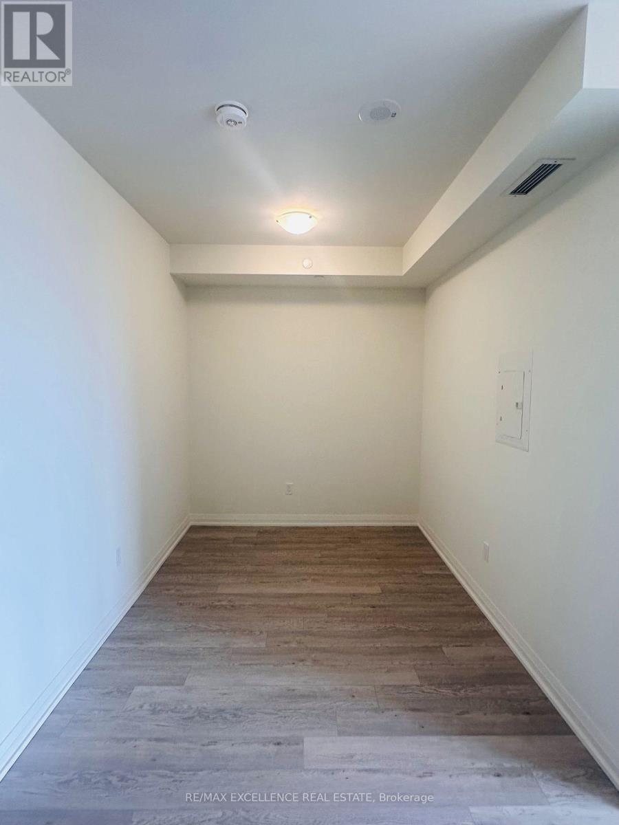 905 - 1415 Dundas Street, Oakville, Ontario  L6H 8A3 - Photo 9 - W12926618