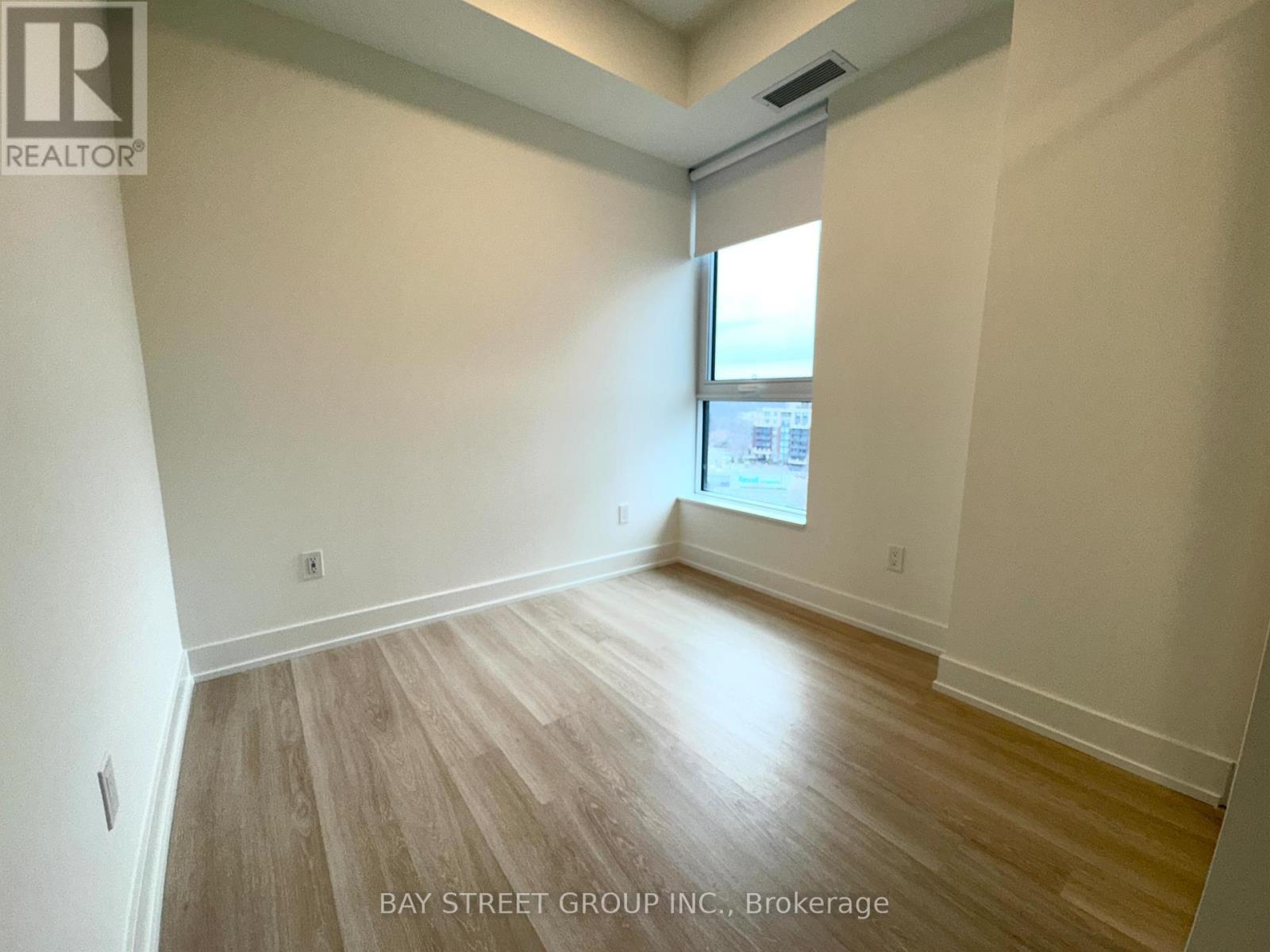 1213 - 60 Central Park Roadway, Toronto, Ontario  M9A 0E6 - Photo 10 - W12926622