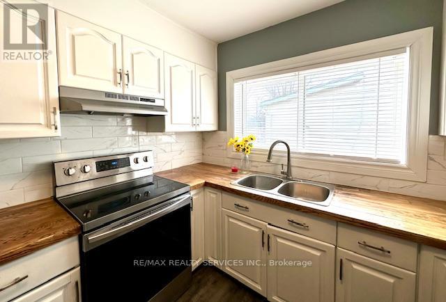 74 Crowland Avenue, Welland, Ontario  L3B 1W9 - Photo 2 - X12926538