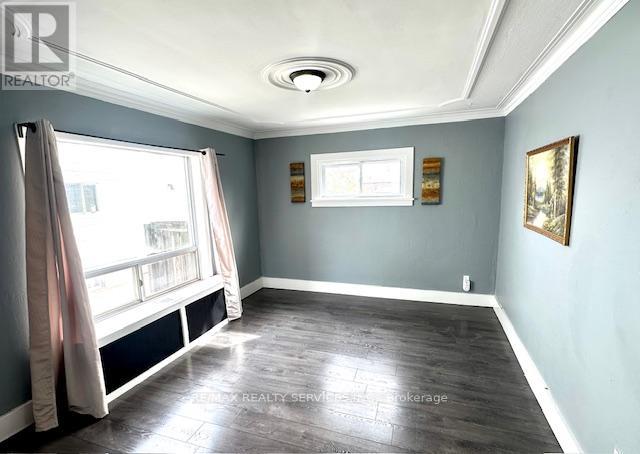 74 Crowland Avenue, Welland, Ontario  L3B 1W9 - Photo 8 - X12926538