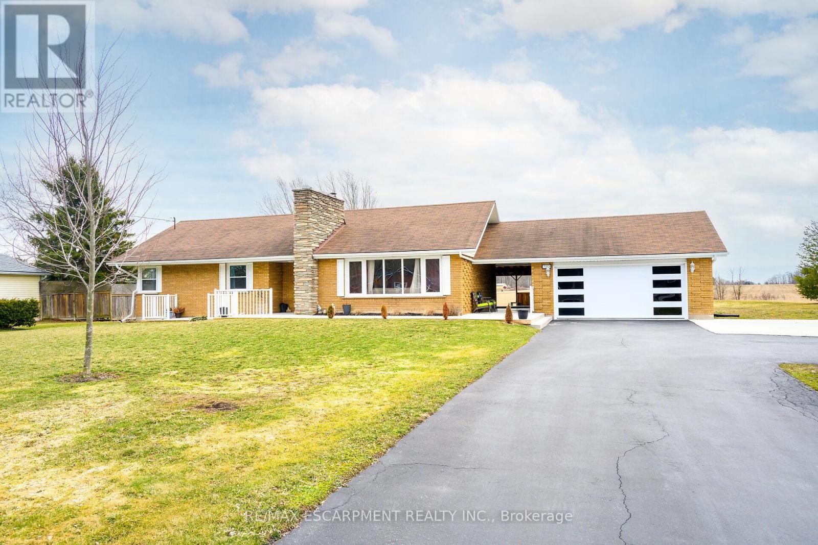 7082 Rainham Road, Haldimand, Ontario  N1A 2W8 - Photo 2 - X12926556