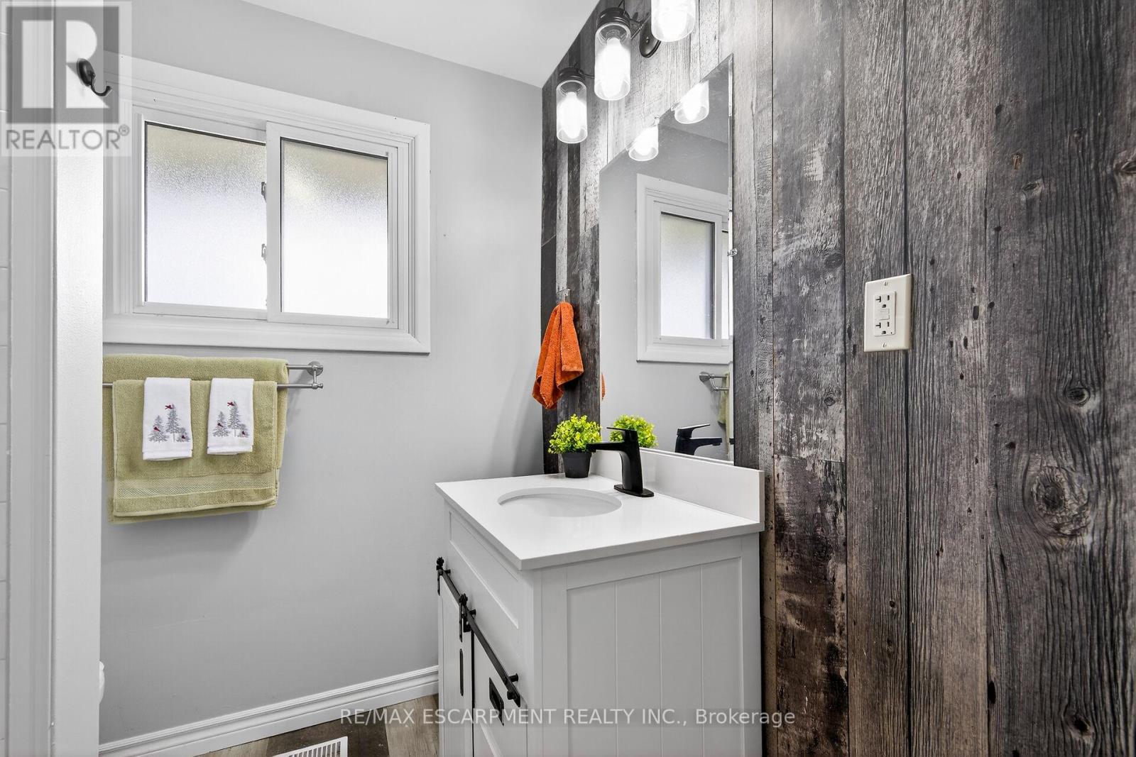 7082 Rainham Road, Haldimand, Ontario  N1A 2W8 - Photo 23 - X12926556