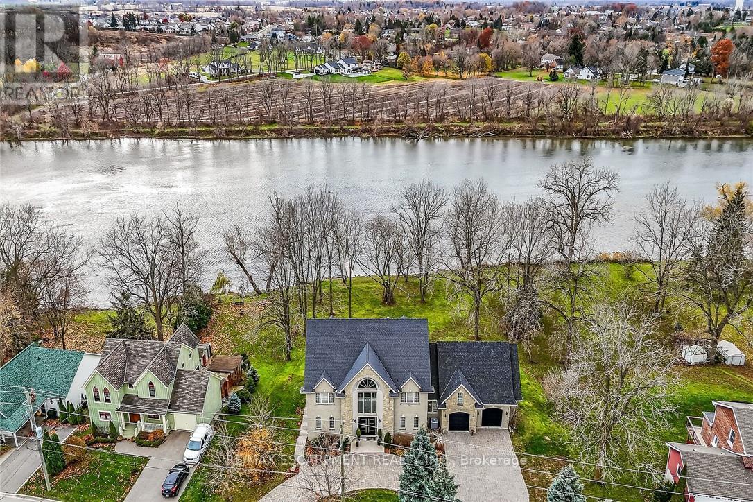 397 Caithness Street E, Haldimand, Ontario  N3W 1C8 - Photo 3 - X12926598