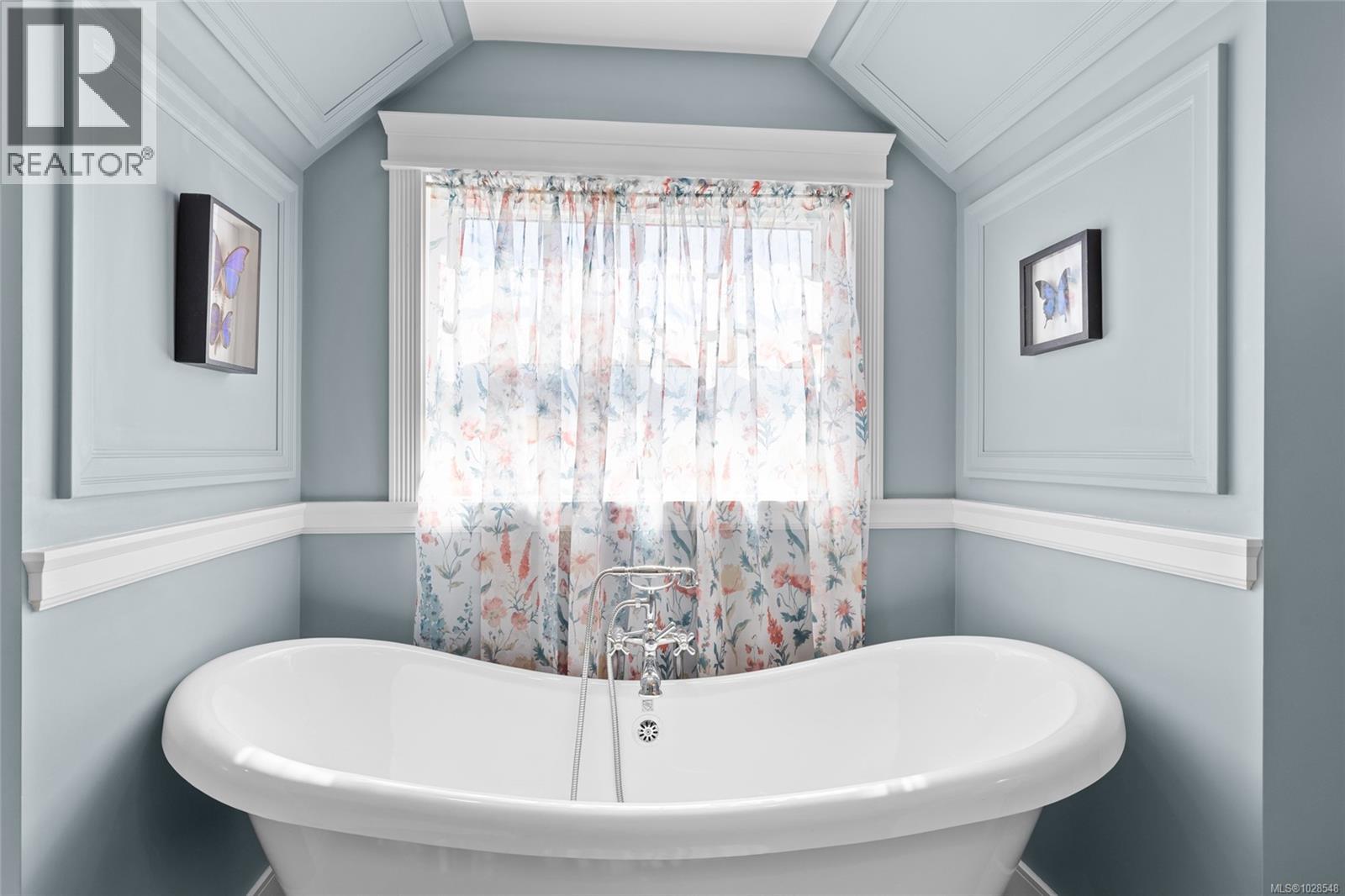 10117 West Saanich Rd, North Saanich, British Columbia  V8L 5T6 - Photo 32 - 1028548