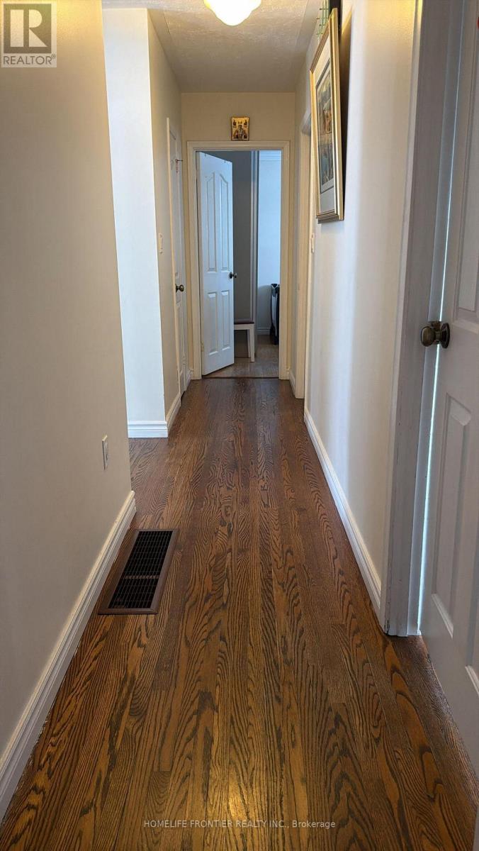 98 The Queensway South Avenue S, Georgina, Ontario  L4P 1Z4 - Photo 10 - N12740576