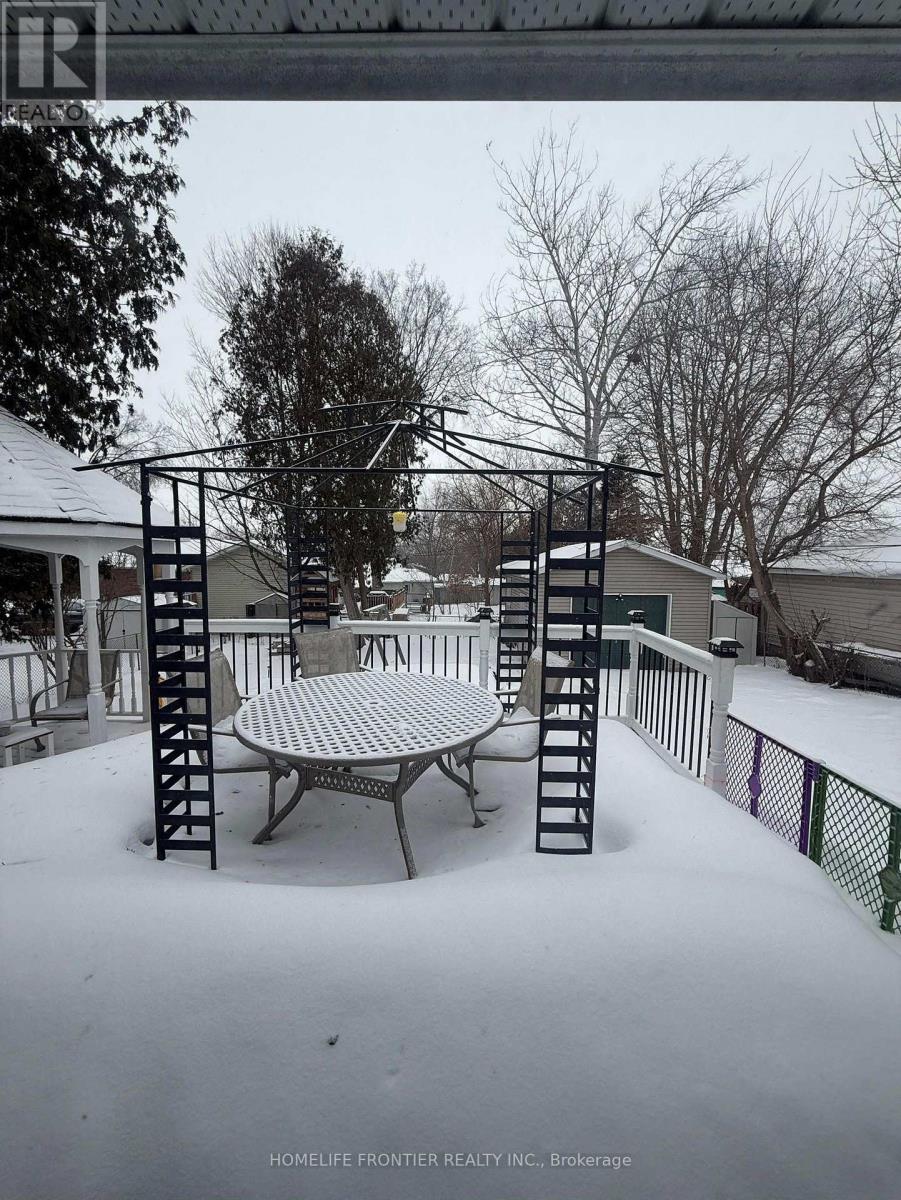 98 The Queensway South Avenue S, Georgina, Ontario  L4P 1Z4 - Photo 16 - N12740576