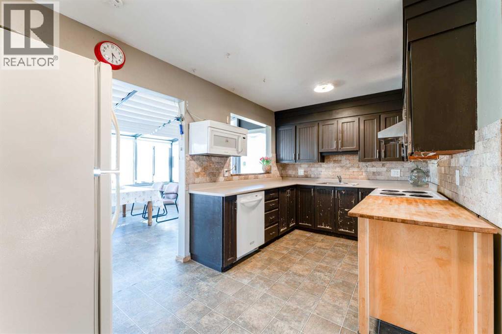 2018 Cottonwood Crescent SE, Calgary, Alberta  T2B 1T1 - Photo 11 - A2295913