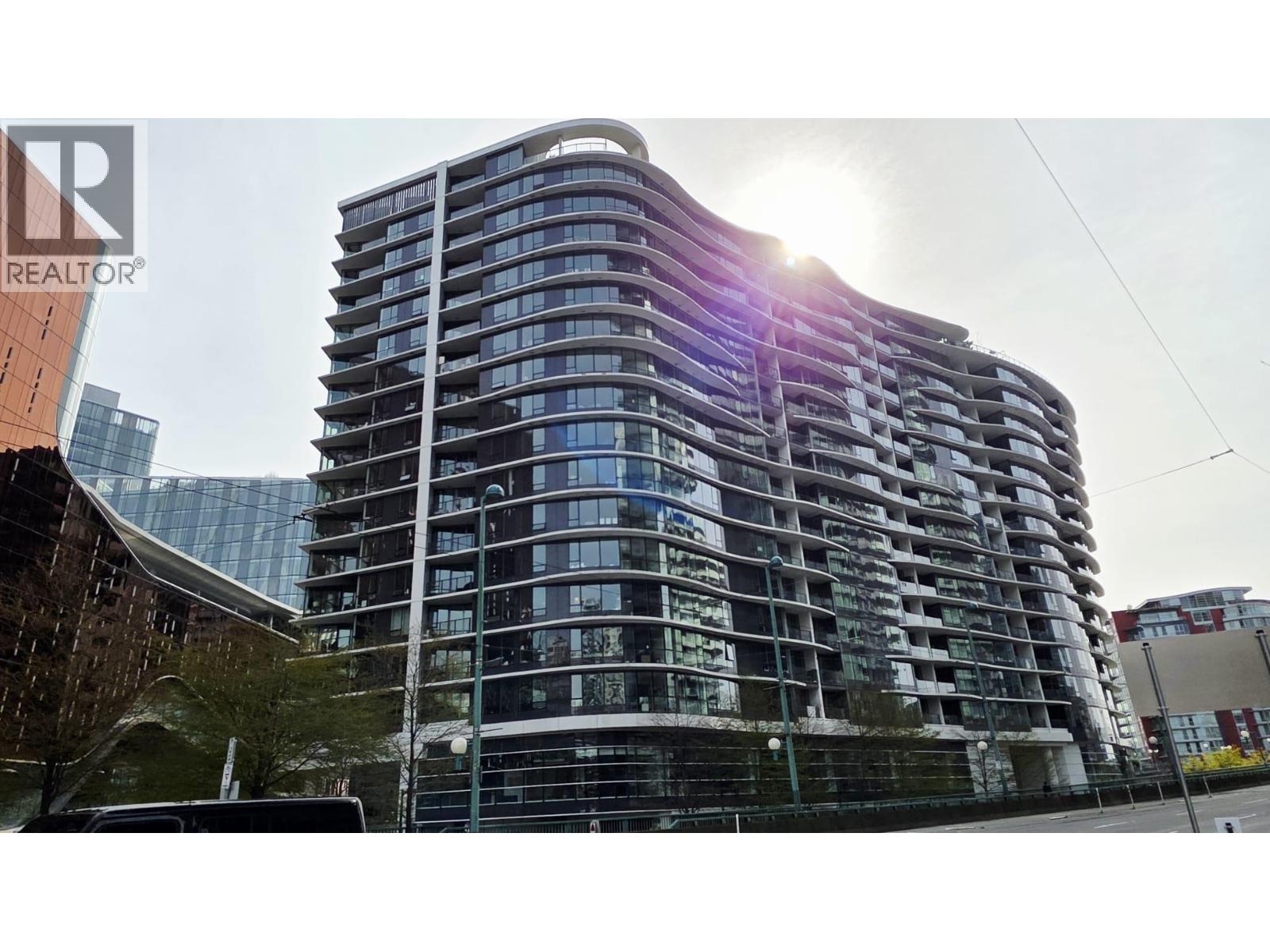 1020 68 SMITHE STREET, Vancouver, British Columbia