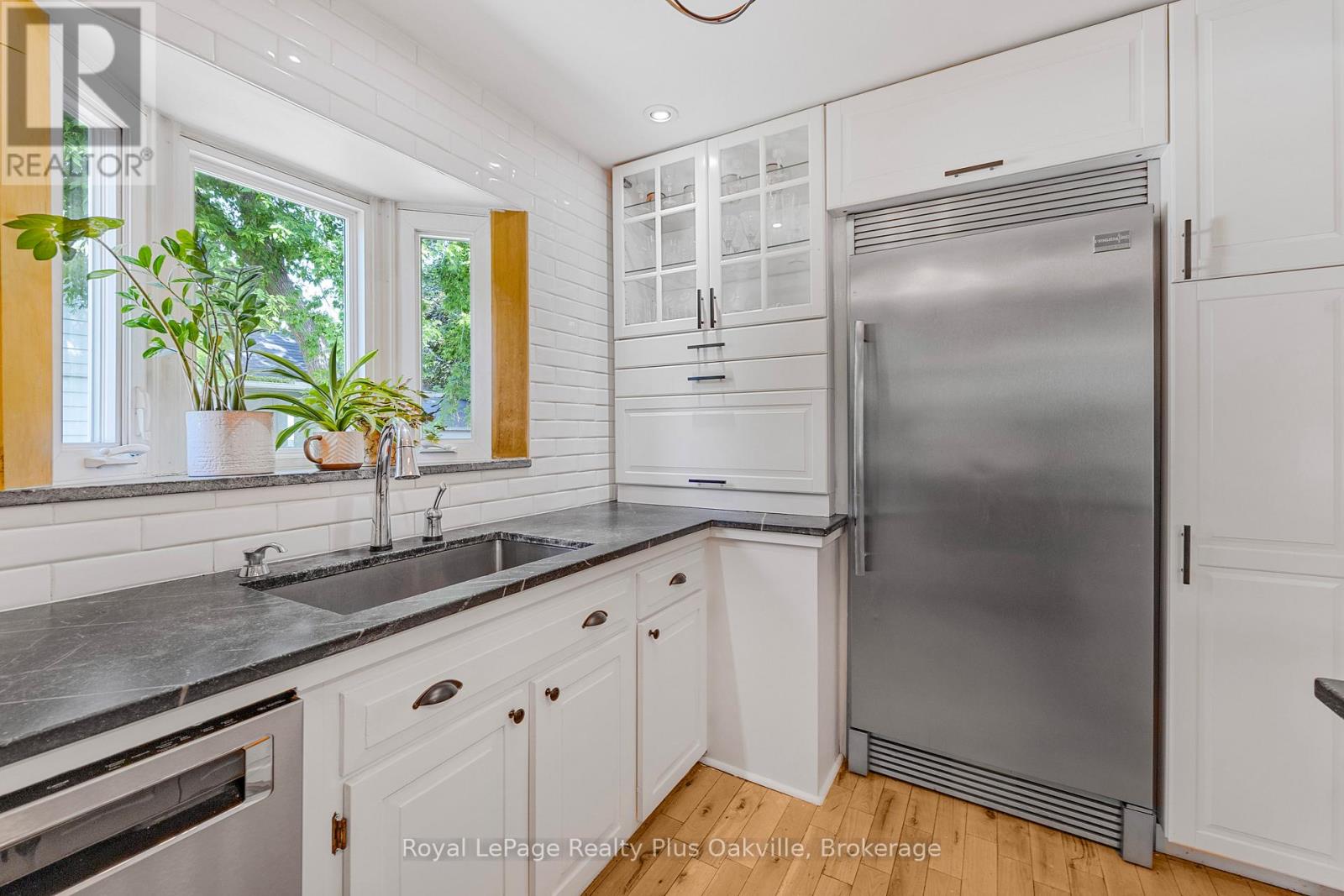 2386 Rebecca Street, Oakville, Ontario  L6L 2A9 - Photo 16 - W12926640