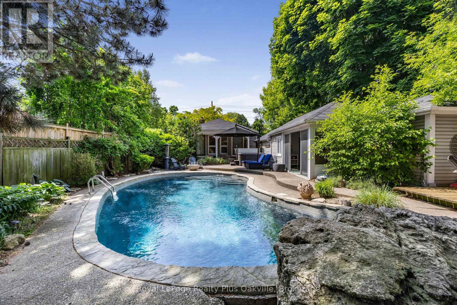 2386 Rebecca Street, Oakville, Ontario  L6L 2A9 - Photo 39 - W12926640