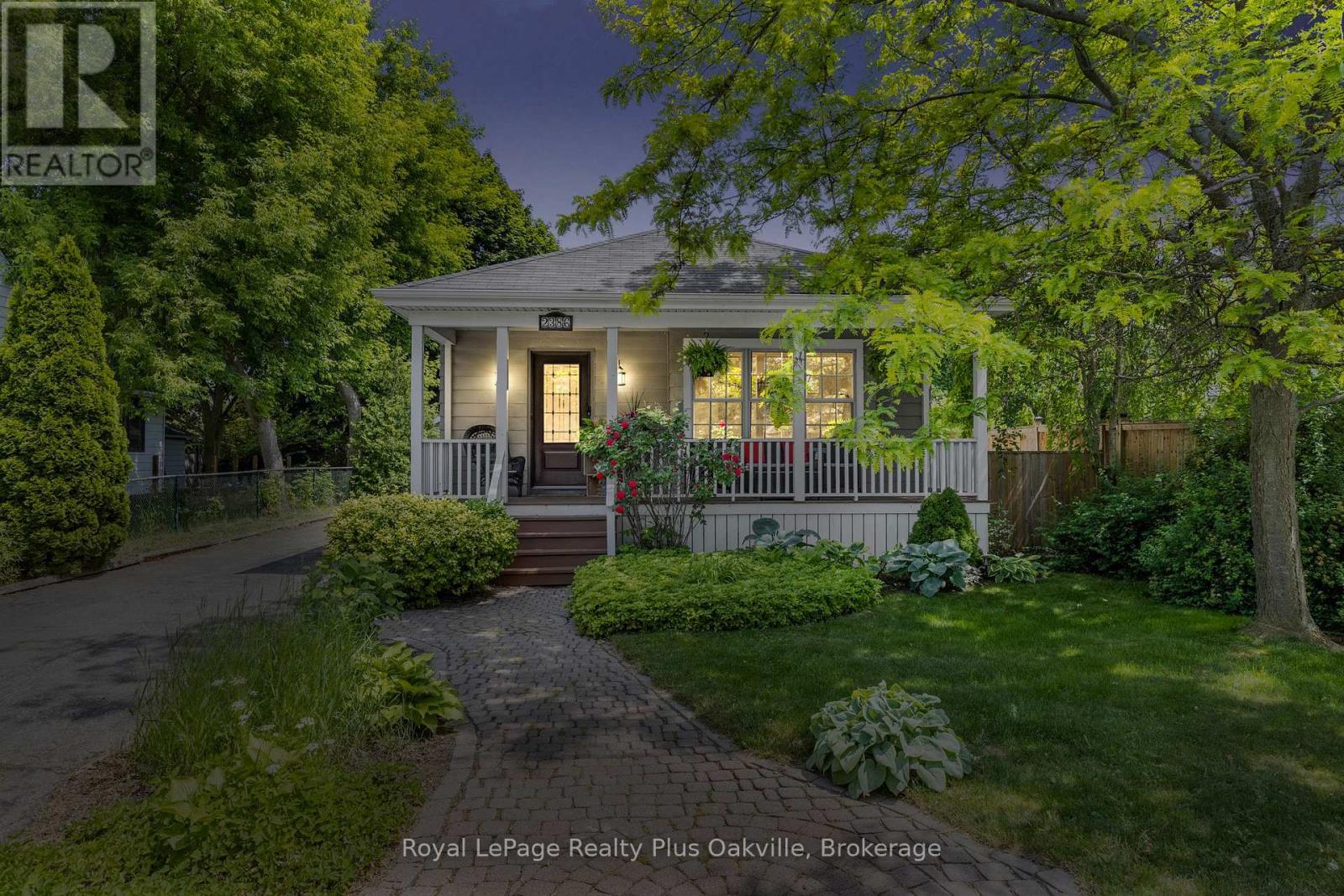 2386 Rebecca Street, Oakville, Ontario  L6L 2A9 - Photo 4 - W12926640