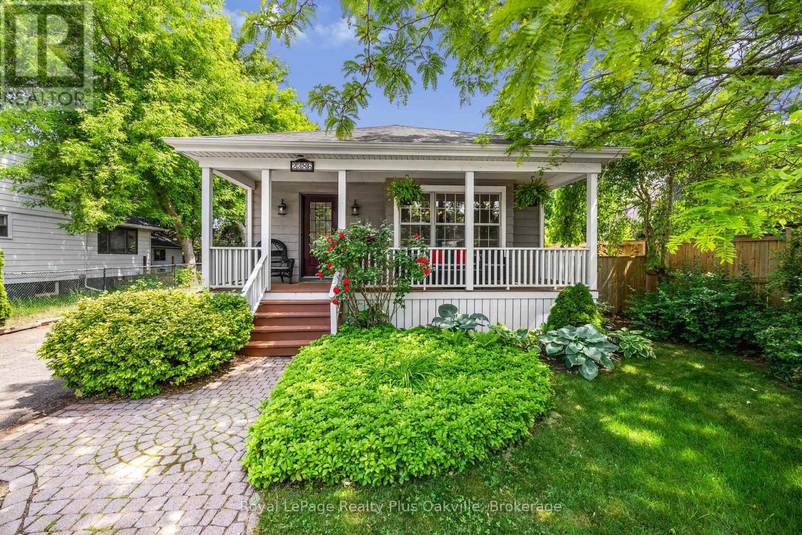 2386 Rebecca Street, Oakville, Ontario  L6L 2A9 - Photo 5 - W12926640