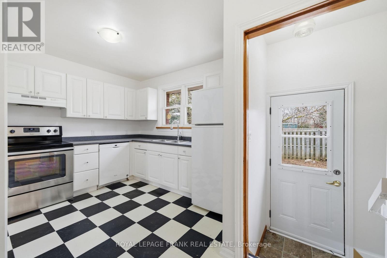 808 Aylmer Street N, Peterborough, Ontario  K9H 3Y4 - Photo 16 - X12926288