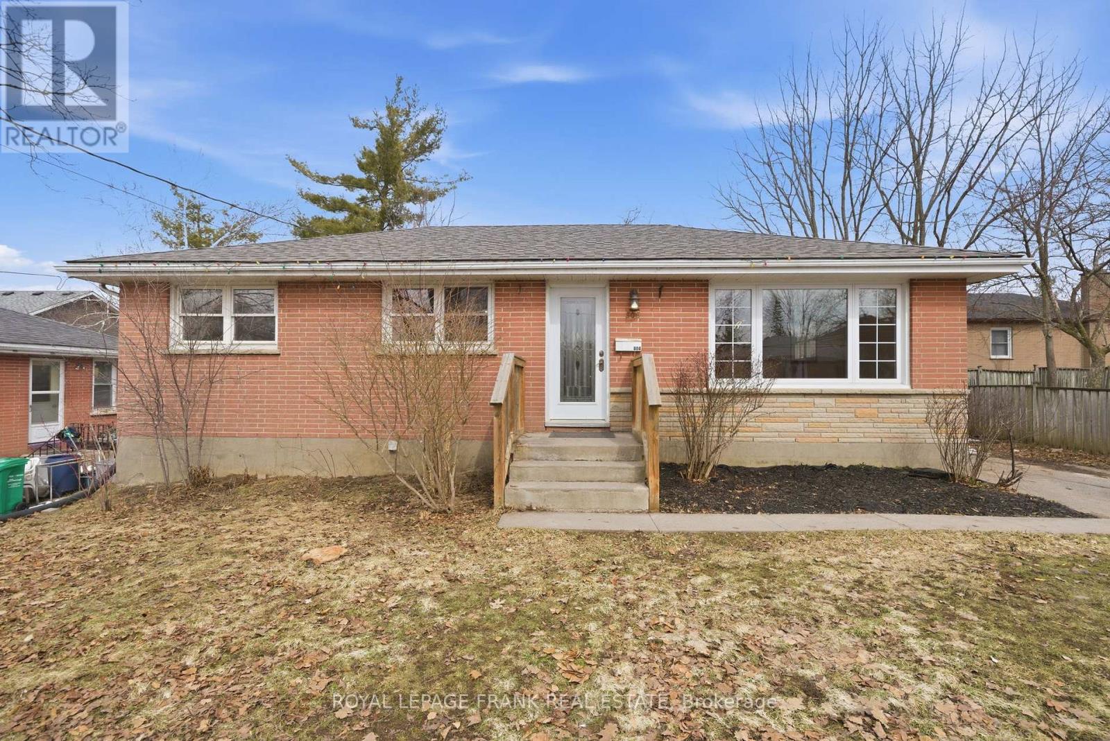 808 Aylmer Street N, Peterborough, Ontario  K9H 3Y4 - Photo 2 - X12926288