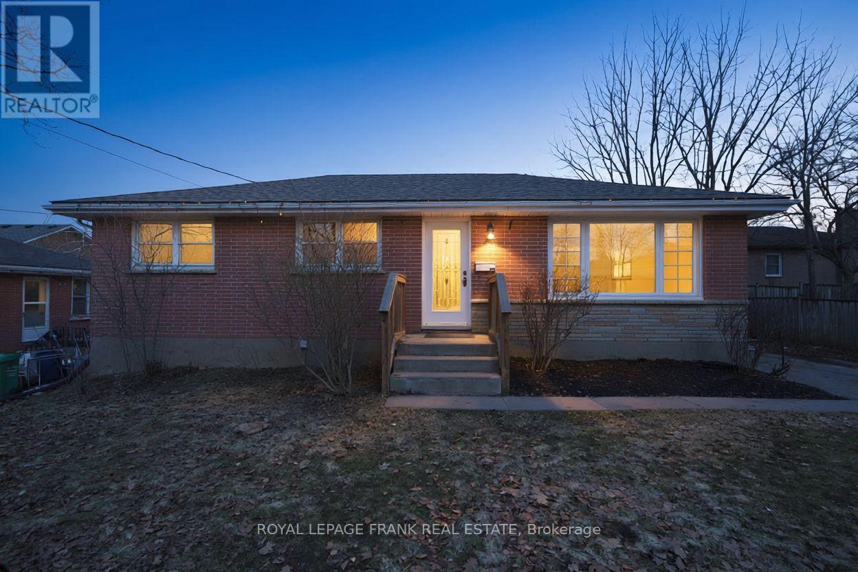 808 Aylmer Street N, Peterborough, Ontario  K9H 3Y4 - Photo 1 - X12926288