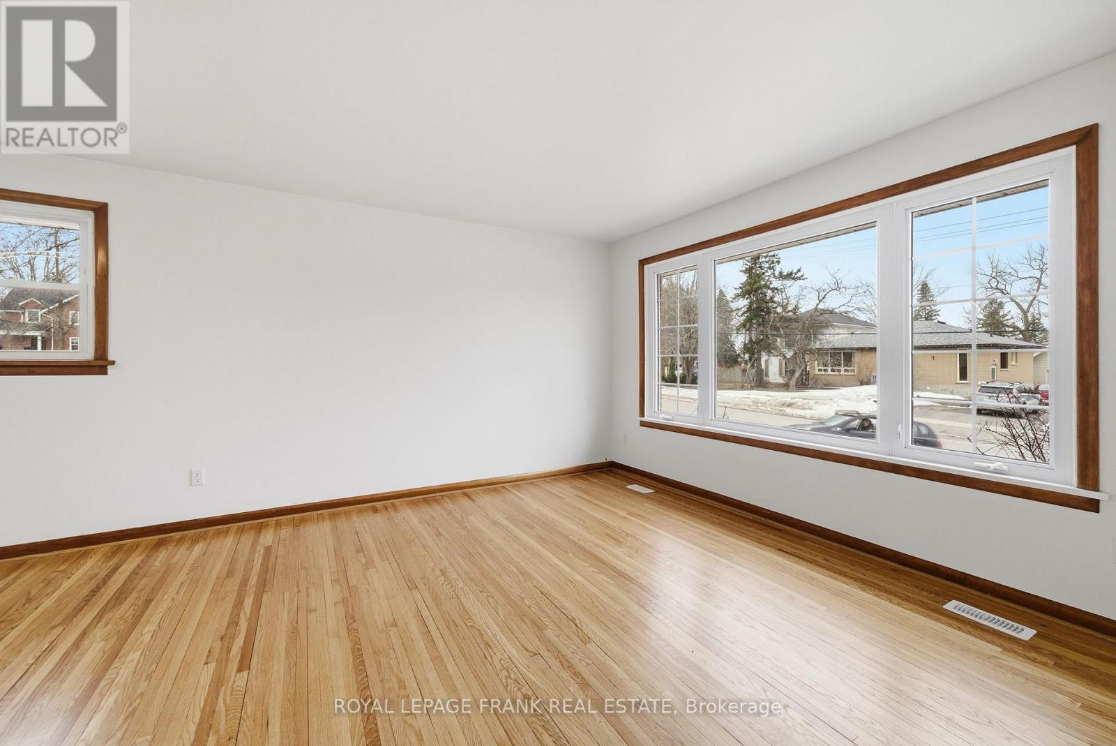 808 Aylmer Street N, Peterborough, Ontario  K9H 3Y4 - Photo 8 - X12926288