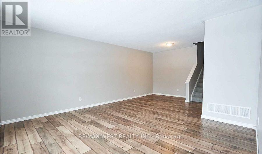 323 Centre Street, Shelburne, Ontario  L0N 1S4 - Photo 6 - X12858494