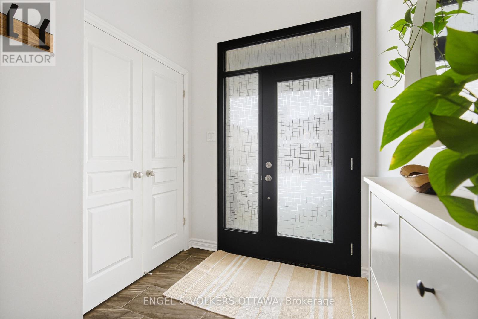 719 Twist Way, Ottawa, Ontario  K2V 0M8 - Photo 3 - X12917772