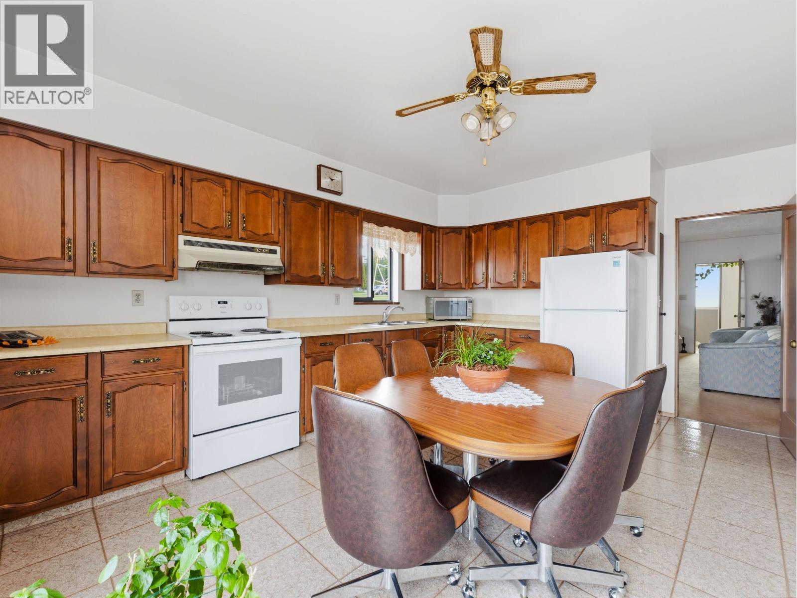 3690 Dundas Street, Vancouver, British Columbia  V5K 1S4 - Photo 12 - R3104123