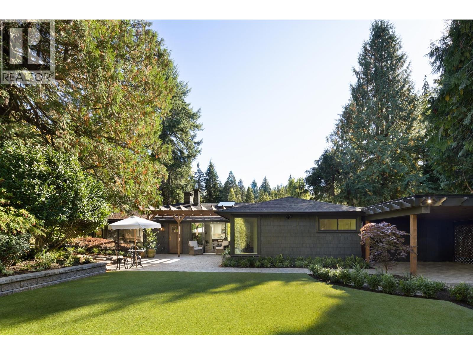 5075 HOWE SOUND LANE, West Vancouver, British Columbia