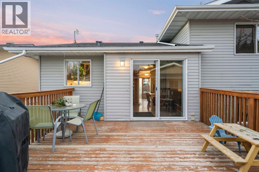 10 Carolina Drive W, Cochrane, Alberta  T4C 1C2 - Photo 47 - A2284084