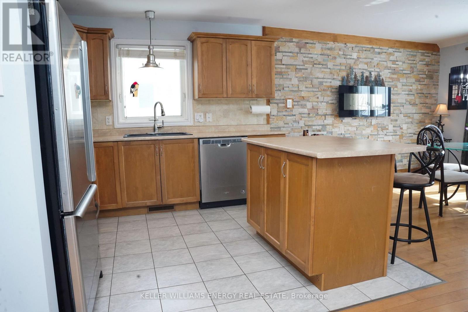 11 Morning Star Street, Petawawa, Ontario  K8H 0A1 - Photo 10 - X12926662