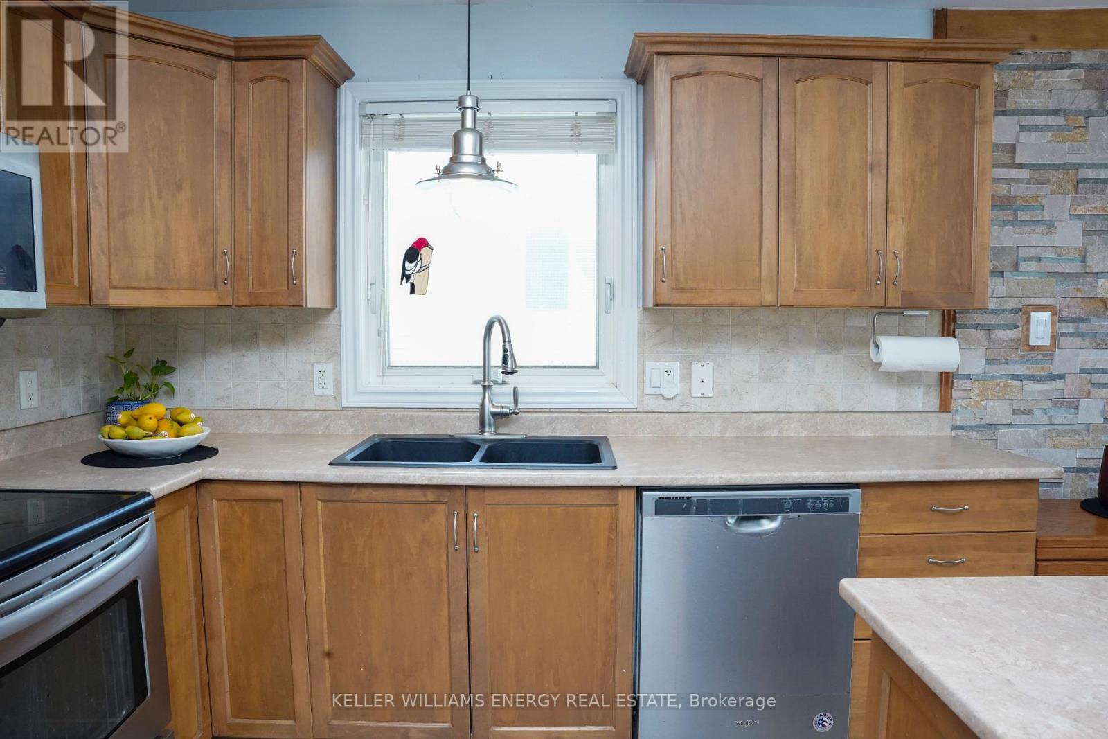 11 Morning Star Street, Petawawa, Ontario  K8H 0A1 - Photo 11 - X12926662