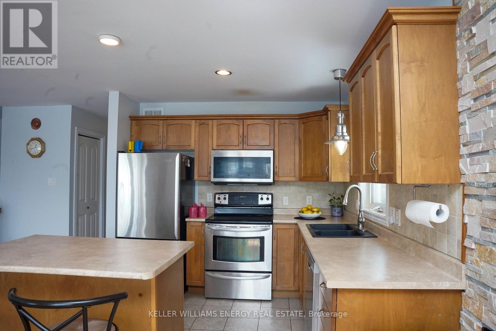 11 Morning Star Street, Petawawa, Ontario  K8H 0A1 - Photo 13 - X12926662