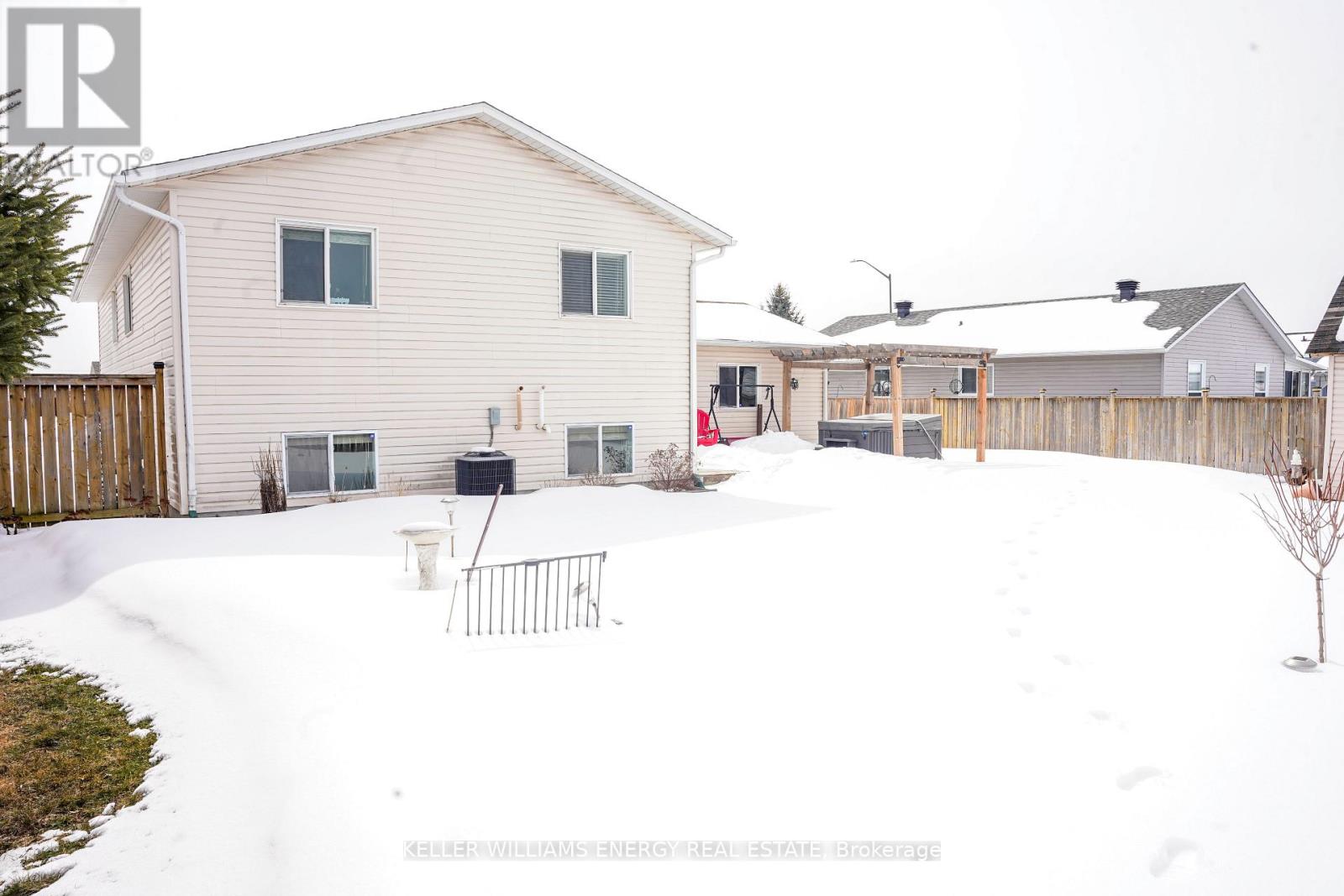 11 Morning Star Street, Petawawa, Ontario  K8H 0A1 - Photo 37 - X12926662