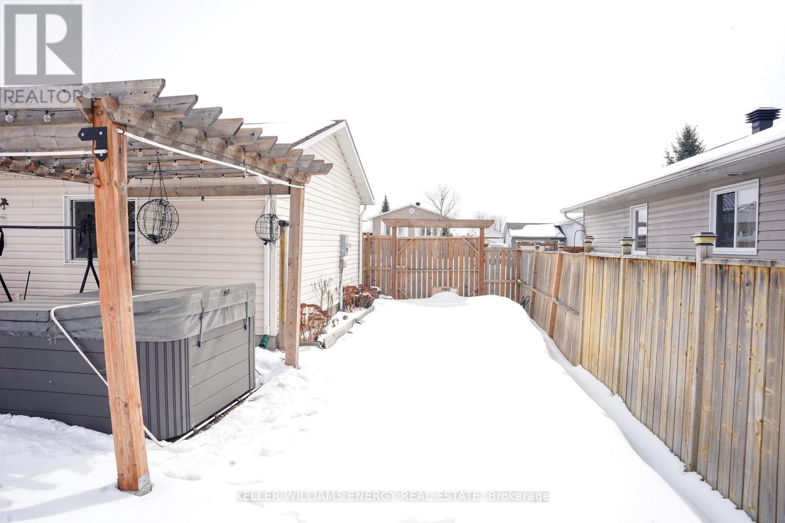 11 Morning Star Street, Petawawa, Ontario  K8H 0A1 - Photo 41 - X12926662