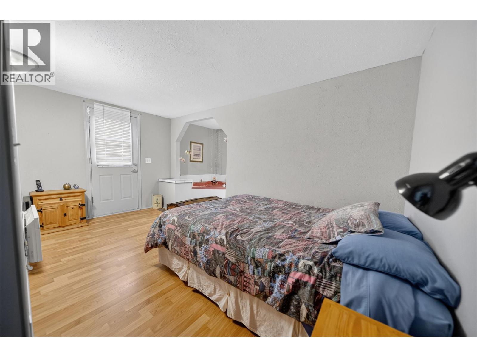 6516 Tie Lake Road, Jaffray, British Columbia  V0B 1T0 - Photo 4 - 10380198