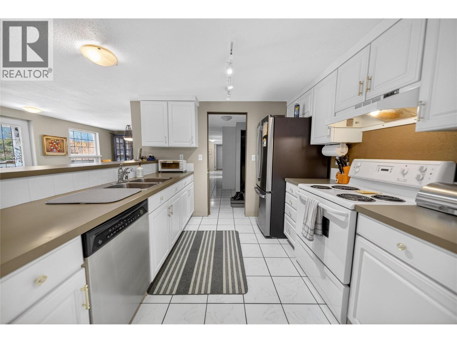 6516 Tie Lake Road, Jaffray, British Columbia  V0B 1T0 - Photo 2 - 10380198