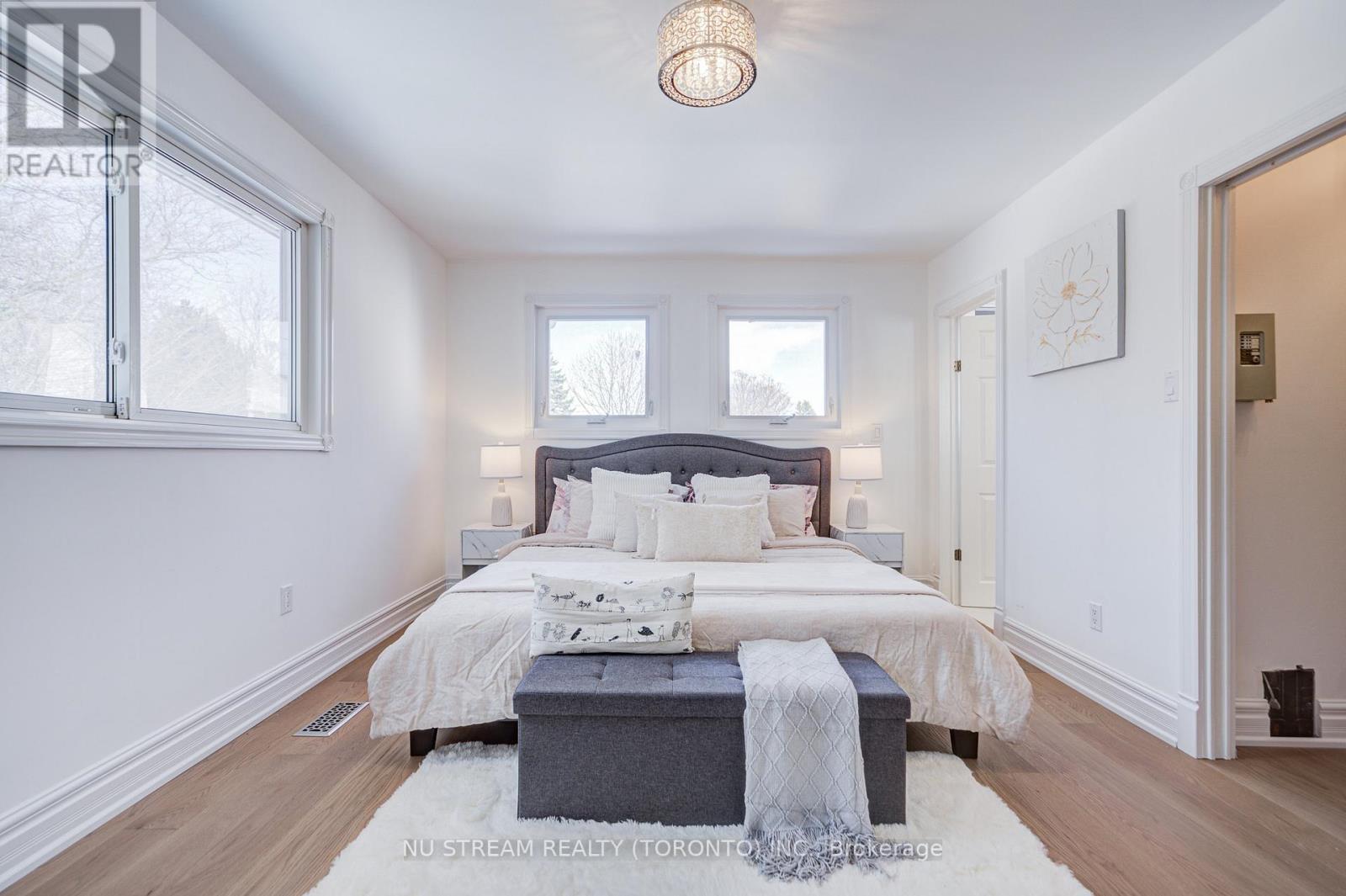 8 Hemingway Crescent, Markham, Ontario  L3R 2A4 - Photo 19 - N12926646